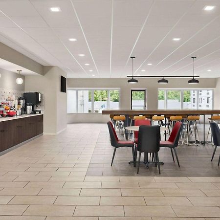 Ramada By Wyndham Allentown Bethlehem Exterior photo