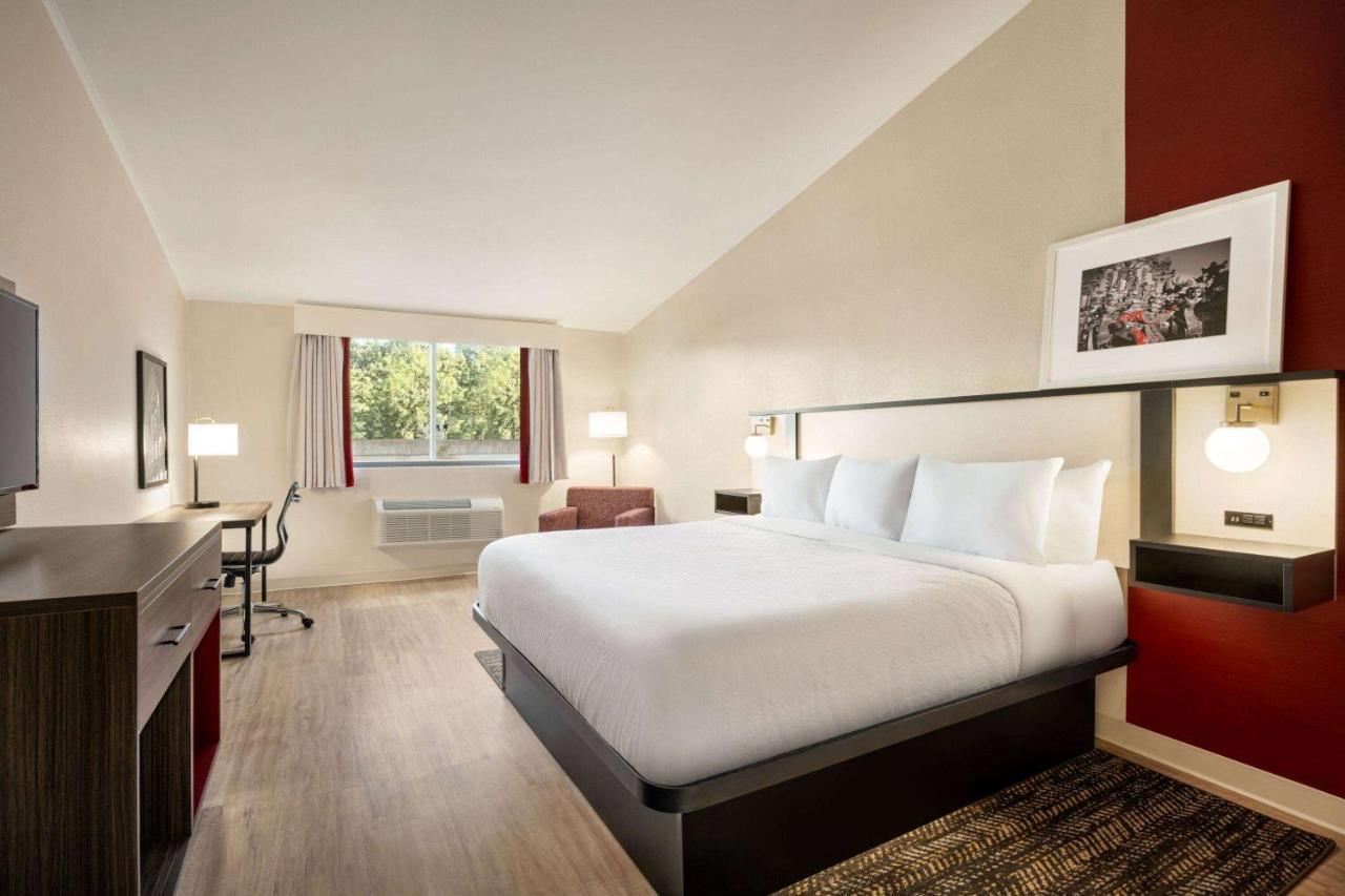 Ramada By Wyndham Allentown Bethlehem Exterior photo